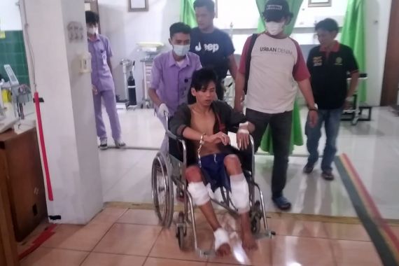 Polisi Menyamar Jadi Tukang Rongsok Demi Menangkap Buronan Ini - JPNN.COM