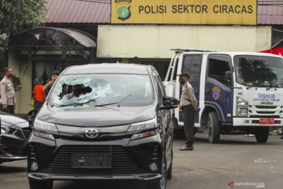 Kasus Perusakan Polsek Ciracas, Prada Ilham Dihukum Satu Tahun Penjara, Dipecat dari TNI - JPNN.COM