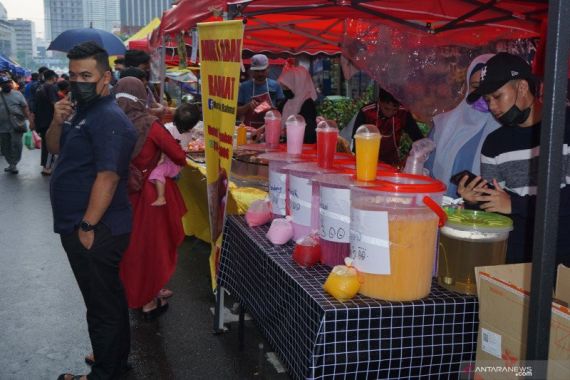 Izinkan Bazar Ramadan di Tengah Pandemi, Malaysia Kini Kewalahan Sendiri - JPNN.COM