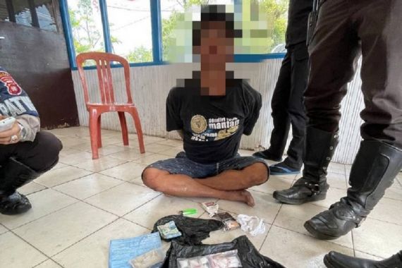 Sempat Berupaya Kabur, Pemuda Pelanggar Lalu Lintas Kedapatan Bawa 35 Paket Sabu-Sabu - JPNN.COM