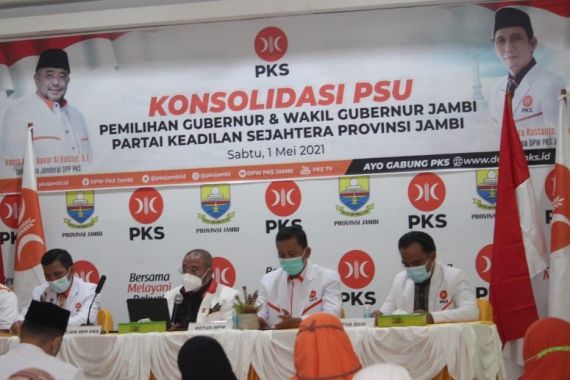 Jelang PSU Pilgub Jambi, Sekjen PKS Beri Arahan Demi Kemenangan Haris-Sani - JPNN.COM
