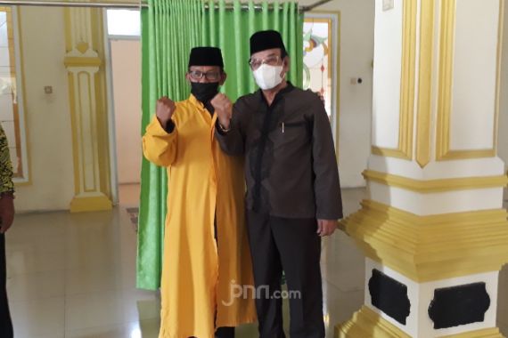 Viral Pria Diusir karena Pakai Masker Saat Mau Salat, Masjid Al Amanah Didatangi Achmad Sidik - JPNN.COM