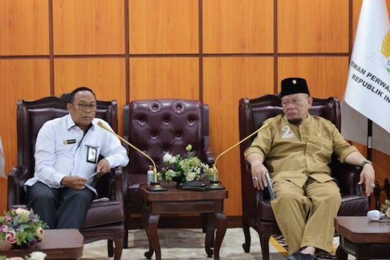 Kabar Gembira dari Lanyalla Buat Pegawai Setjen DPD RI - JPNN.COM