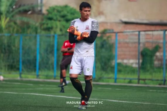 Kiper Madura United Ridho Jazuli Pilih Rayakan Lebaran di Kampung Halaman - JPNN.COM