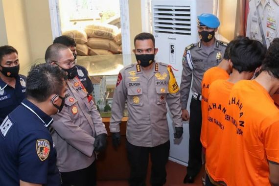 Sebuah Kafe Diserang 19 Orang di Tanjung Priok, Seorang Pria Tewas Dikeroyok - JPNN.COM