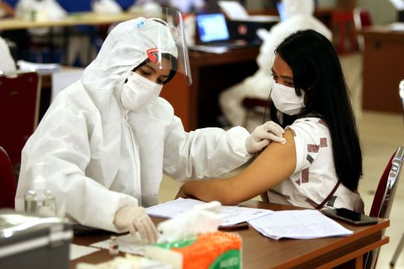 Jawa Barat Kejar Target Vaksinasi 500 Ribu Dosis per Hari - JPNN.COM