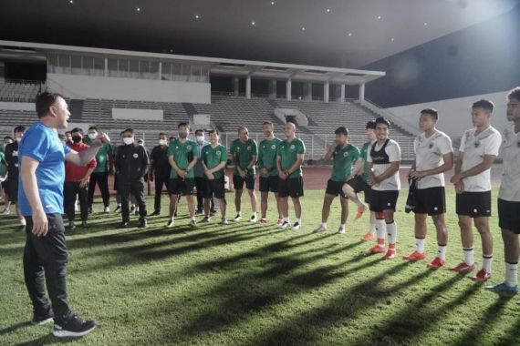 Iwan Bule Sebut Latihan Timnas Indonesia Belum Digenjot Maksimal, Begini Alasannya - JPNN.COM