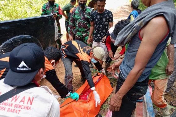 16 Penambang Emas Liar di Solsel Tertimbun Longsor, 8 Orang Tewas - JPNN.COM