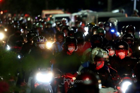 138 Ribu Mobil Tinggalkan Jakarta Dalam Sehari, Motor Juga Banyak Sekali - JPNN.COM