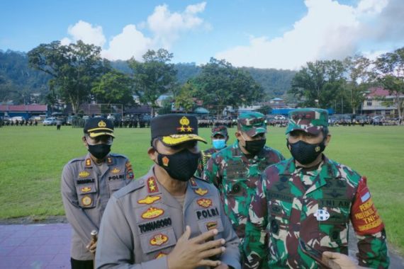 Pernyataan Terkini Kapolda Papua Barat Soal Penembakan Mobil Rombongan Kapolres - JPNN.COM
