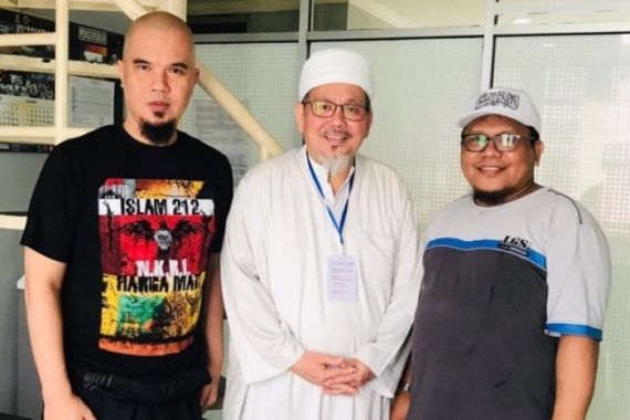 Berduka Atas Meninggalnya Tengku Zulkarnain, Ahmad Dhani Teringat Kejadian di LP Cipinang - JPNN.COM