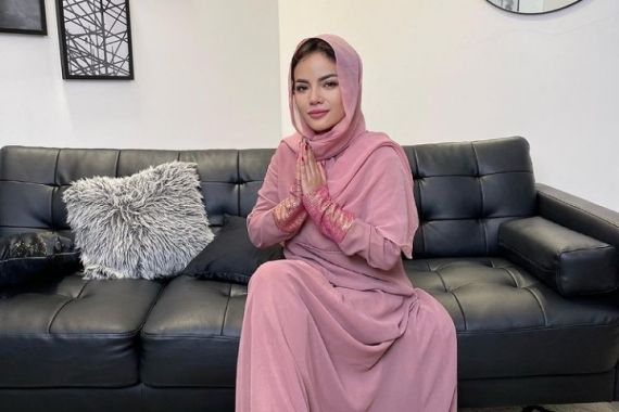 Penampilan Dinar Candy Saat Idulfitri Tuai Pujian - JPNN.COM