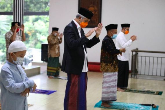 Kenaikan Isa Almasih dan Idulfitri di Hari yang Sama, Pak Ganjar: Tuhan Punya Rencana yang Luar Biasa untuk Indonesia - JPNN.COM