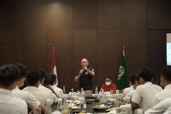 Iwan Bule Ajak Timnas Indonesia Makan Siang Sebelum Bertolak ke UEA - JPNN.COM