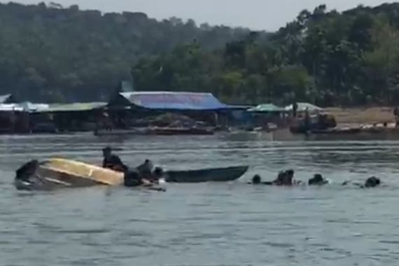 Perahu Terbalik di Waduk Kedung Ombo, 9 Orang Belum Ditemukan, Ini Daftar Namanya - JPNN.COM