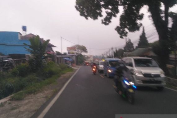 Polisi Sempat Tutup Jalur Puncak-Cianjur - JPNN.COM