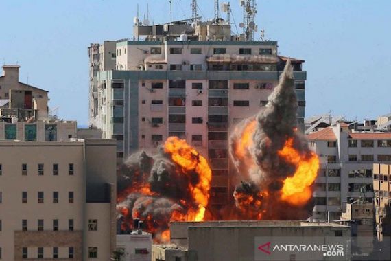 Israel Menggempur Hamas, Kantor Associated Press dan Al Jazeera di Gaza Hancur - JPNN.COM