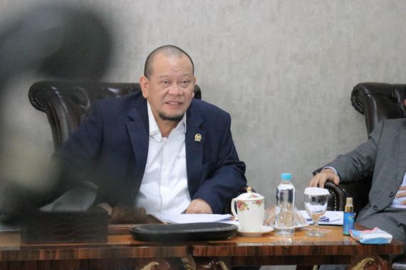 LaNyalla Minta Penjelasan Pemerintah Terkait Masuknya TKA China ke Indonesia - JPNN.COM