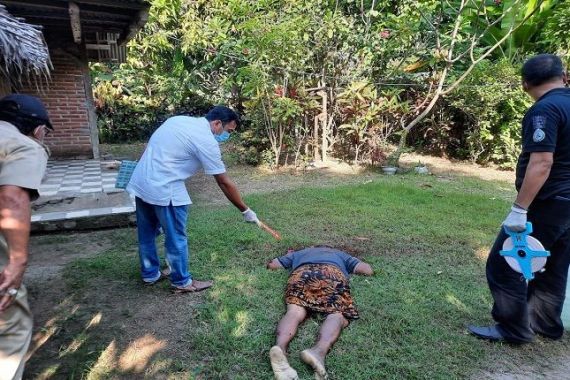 Tanpa Ampun, Anak Bantai Ayah Pakai Linggis, Korban Tewas di Tempat - JPNN.COM