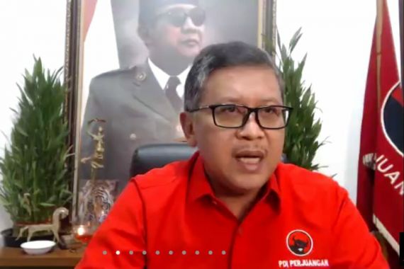 Rio Capella Hadiri Kegiatan Resmi PDIP, Hasto Melapor kepada Megawati - JPNN.COM