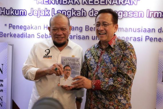 Peringati Harkitnas, Irman Gusman Luncurkan Buku Soal Hukum dan HAM - JPNN.COM