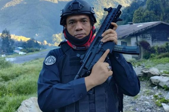 Kontak Tembak Pasukan TNI-Polri dan KKB, Satu Anak Buah Lekagak Telenggen Tewas - JPNN.COM