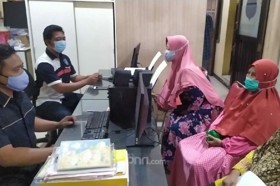 Lihat Nih Tampang Pelaku Arisan Fiktif yang Menipu Ratusan Emak-emak Hingga Rp1 Miliar - JPNN.COM