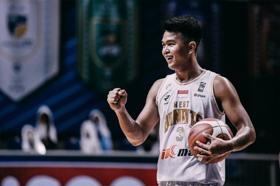 Pukul Prawira Bandung, West Bandits Solo Perpanjang Napas di IBL Playoffs - JPNN.COM