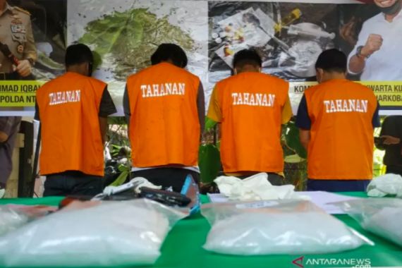 Penyelundup Setengah Kilogram Sabu-Sabu dari Batam Ditangkap di Lombok - JPNN.COM