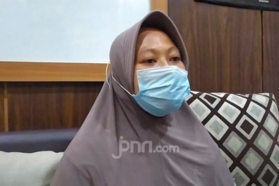 Tipu Duit Arisan Emak-Emak Hingga Miliaran, Mia Kabur Bersembunyi di Masjid - JPNN.COM
