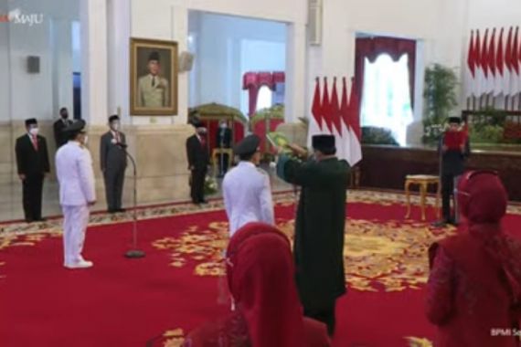 Dilantik Jokowi, Sugianto Sabran - Edy Pratowo Resmi Pimpin Kalteng - JPNN.COM