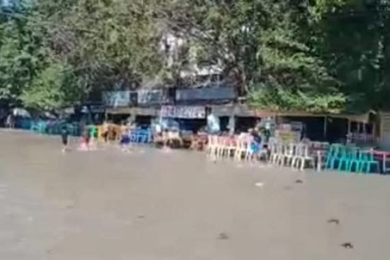 Kenjeran Park Terkena Dampak Banjir Rob, Begini Imbauan BMKG - JPNN.COM