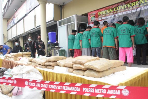 Polres Jakbar Lakukan Pemusnahan Narkoba, Sebegini Banyaknya - JPNN.COM