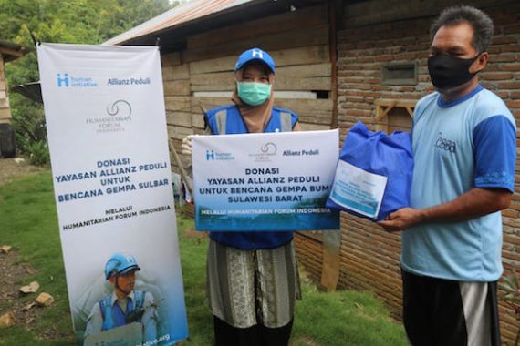 Human Initiative dan Allianz Indonesia Salurkan Bantuan Kepada Warga Terdampak Gempa Sulbar - JPNN.COM