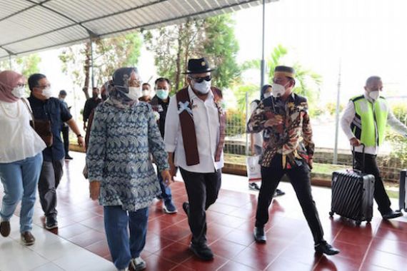 Ketua DPD RI Dukung Pembangunan Akses Jalan di Sulawesi Selatan - JPNN.COM
