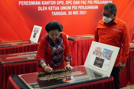 Bulan Bung Karno, Megawati Memerintahkan Kader PDIP Turun ke Desa - JPNN.COM