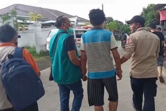 Kemensos Evakuasi Empat ODGJ dalam Pasungan di Cianjur - JPNN.COM