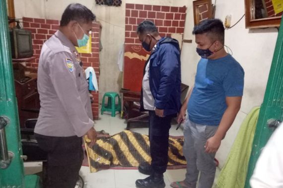 Warga Bekasi Dikejutkan Penemuan Tukang Potong Rambut yang Telentang, Inalillahi - JPNN.COM