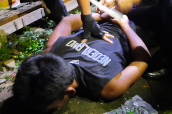 Pria yang Bakar Tetangganya Ditangkap Polisi Usai Buron Dua Bulan - JPNN.COM