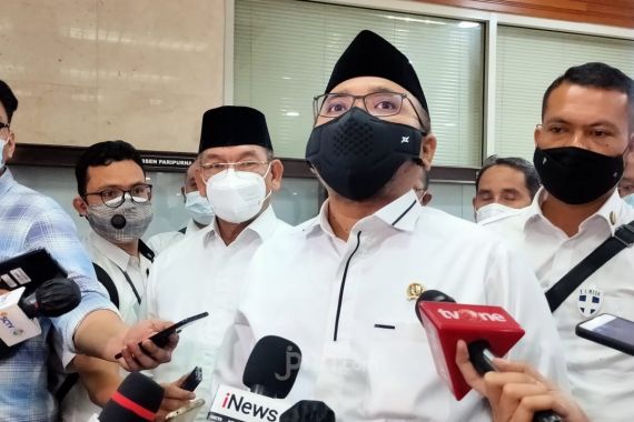 Ini Alasan Menag Yaqut Mengundurkan Keberangkatan Jemaah Calon Haji 2021 - JPNN.COM