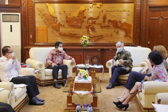 Bertemu Pejabat UNDP Indonesia, Gus Menteri Paparkan Soal SDGs dan Pemutakhiran Data Desa - JPNN.COM