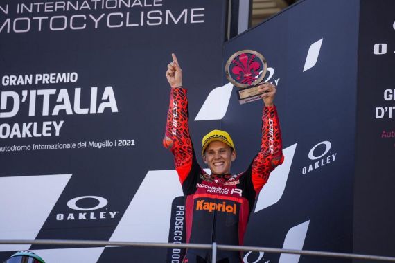 Indonesia Bangga Ada di Podium Juara Moto3 Event MotoGP Italia 2021 - JPNN.COM