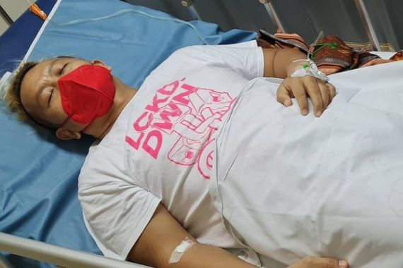 Sandy Pas Band Dilarikan ke Rumah Sakit, Mohon Doanya - JPNN.COM