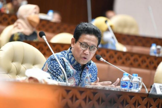 Rapat Bersama Komisi V, Gus Menteri Beberkan Target Kerja Pembangunan Desa - JPNN.COM