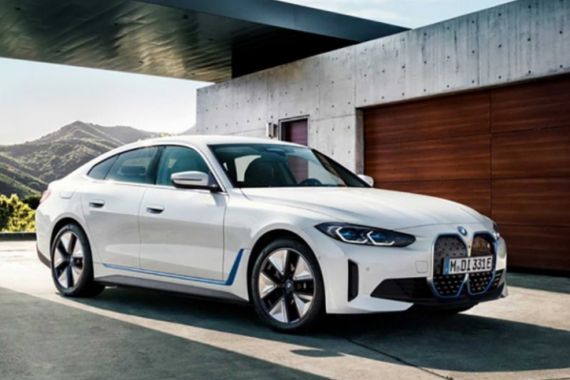 2 Mobil Listrik BMW Segera Masuk Pasar Global - JPNN.COM