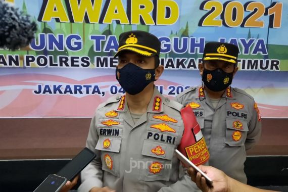 Hari Ini Munarman Menjalani Sidang, Polisi Kerahkan 300 Personel Gabungan - JPNN.COM