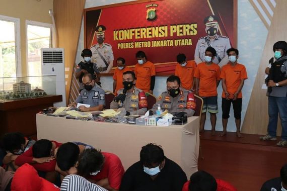 Polisi Bongkar Pesta Narkoba Berkedok Liburan Keluarga di Vila Cipanas - JPNN.COM