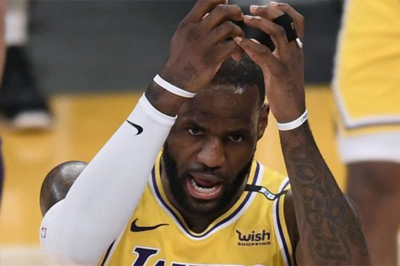 Singkirkan Lakers, Suns Beri Rekor Buruk Buat LeBron James di NBA Playoffs - JPNN.COM