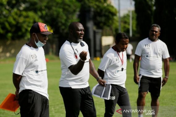 Piala AFC 2021 sudah di Depan Mata, Jacksen: Performa Persipura Belum Sesuai Harapan - JPNN.COM