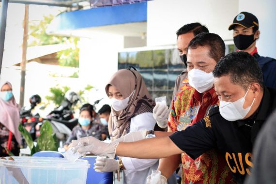 Bea Cukai Bersinergi Libas Peredaran Narkotika di Bogor dan Tarakan - JPNN.COM